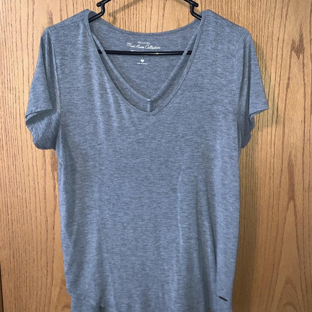 Grey Hollister tshirt